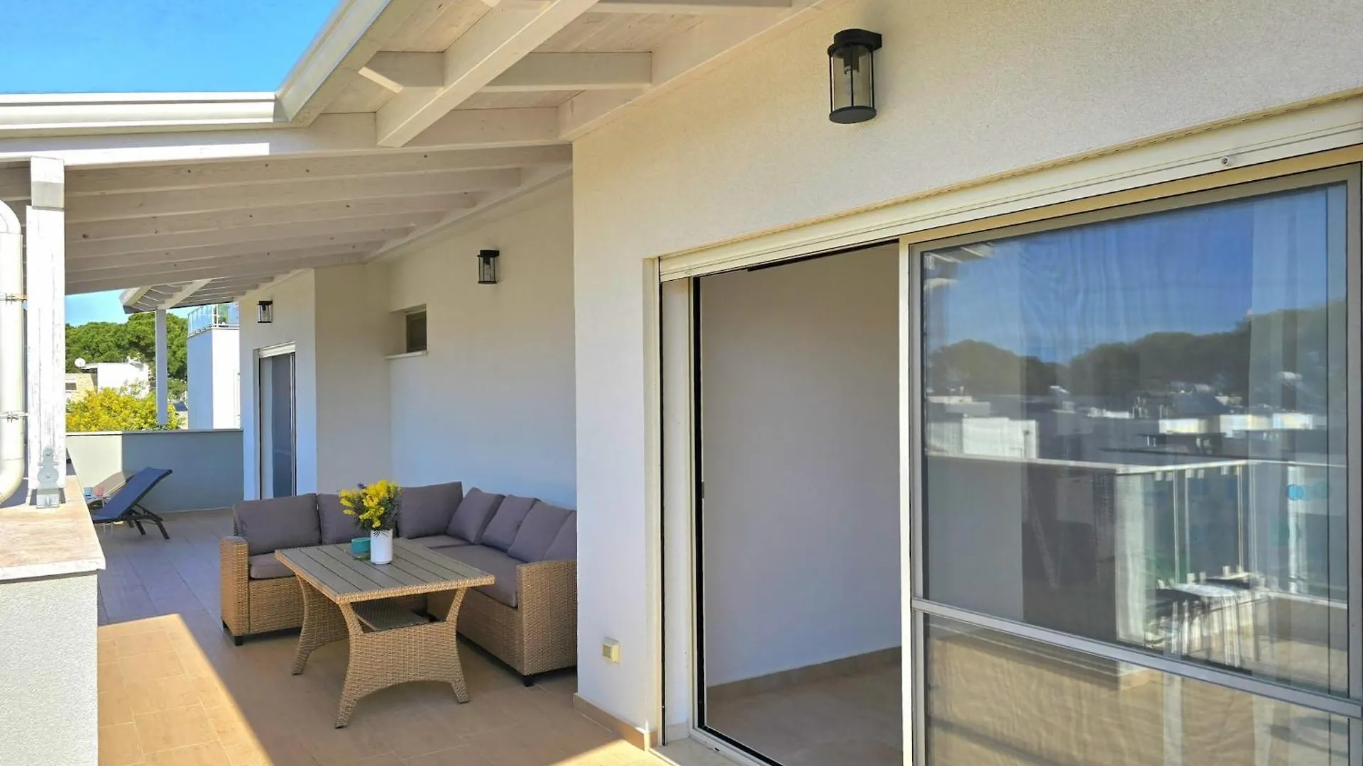 Apartment Sunlit Stay With Terrace Near The Beach Plazhi San Pietro Albania